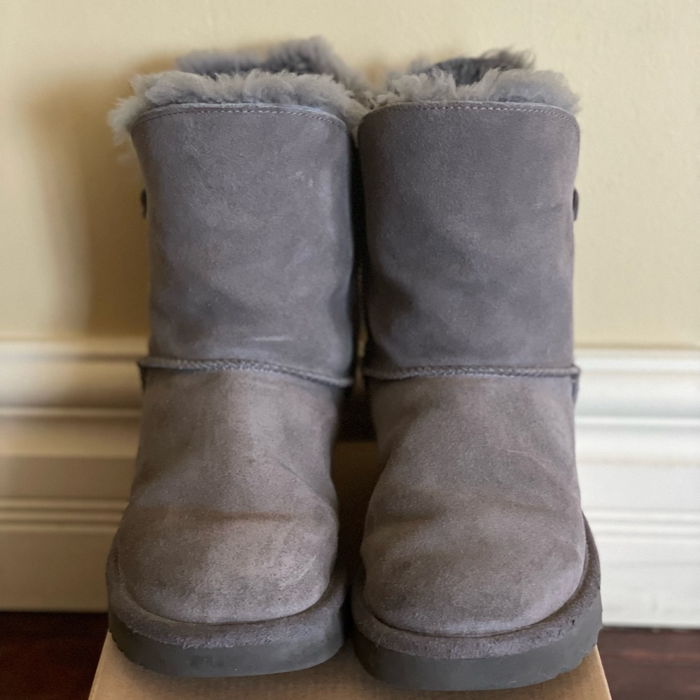 Uggs gray women boots